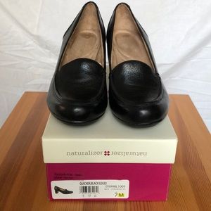 Naturalizer Black Leather Block Heel 7M